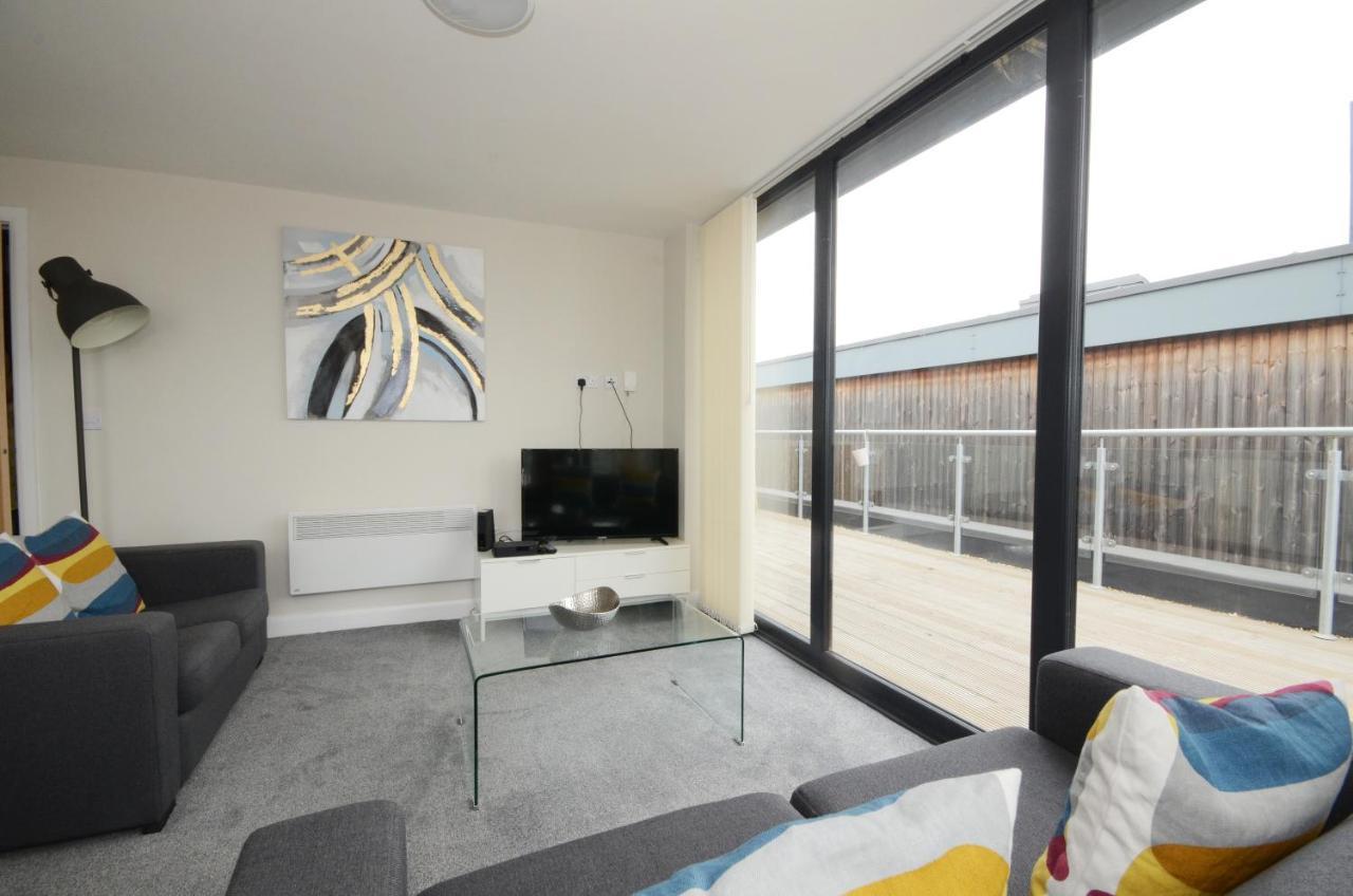 Skinner Lane Apartment
