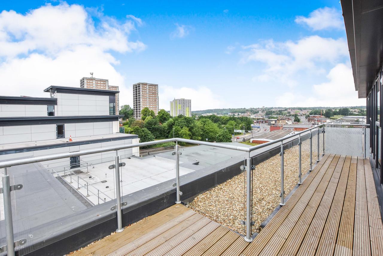 Skinner Lane Apartment